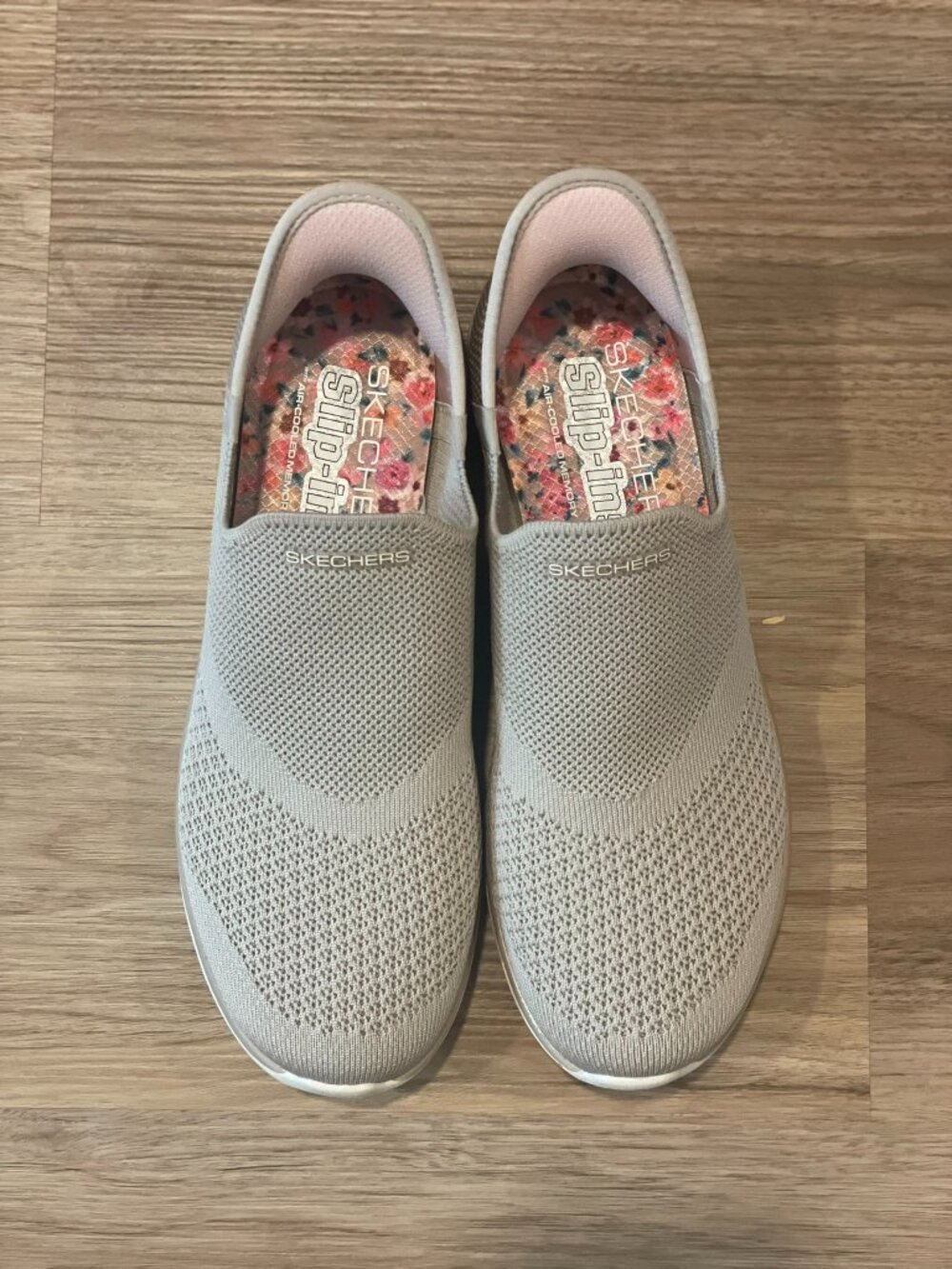 Skechers Slip-ins Tan Sneakers Women's 7.5 NWT - Picture 5 of 10